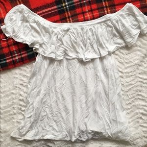 New‼️ ⭐️4 for $30 off the shoulder white shirt